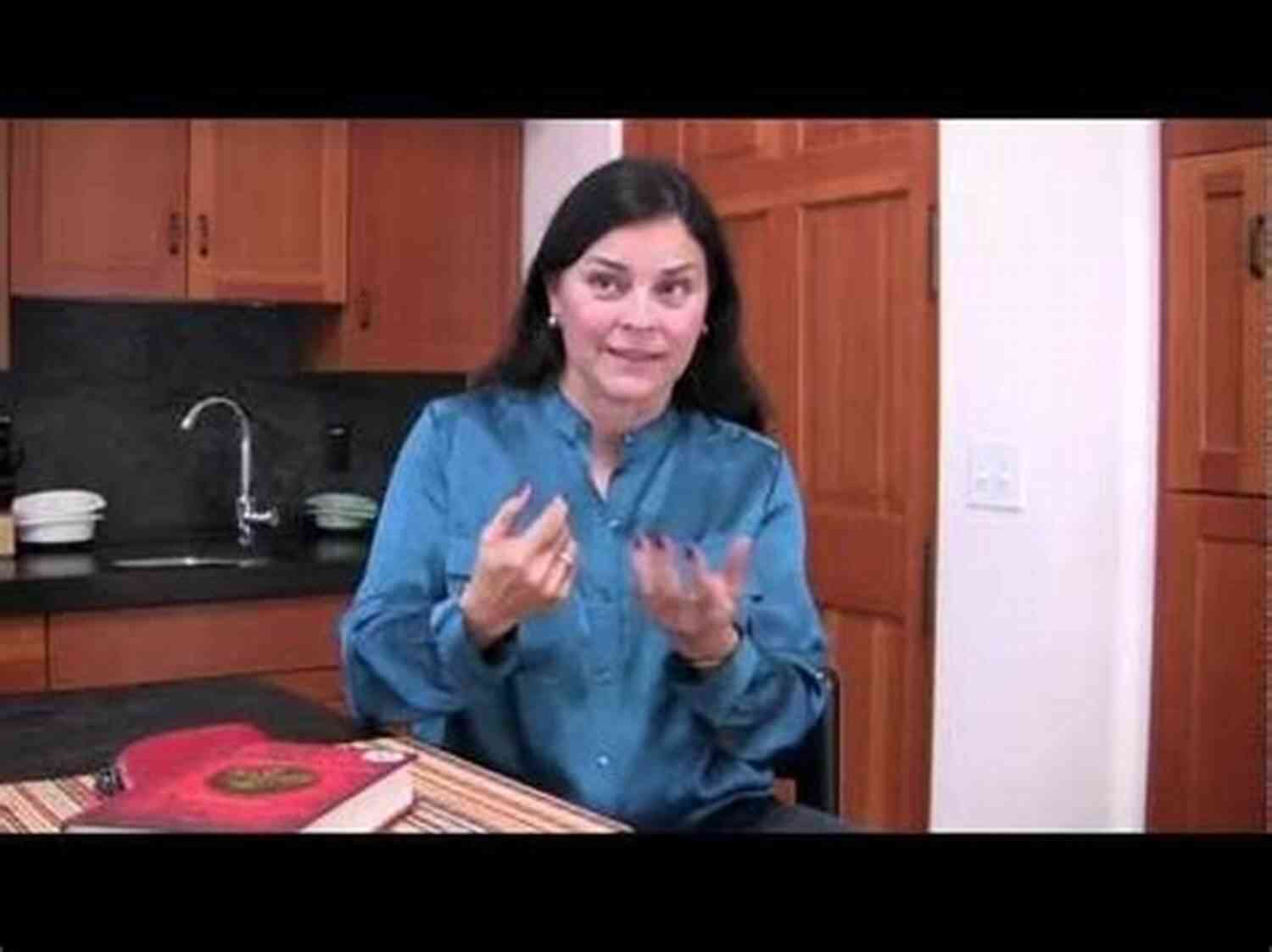 Diana Gabaldon Discussing Her Writing Process In An Interview Interview With Diana Gabaldon Diana Gabaldon