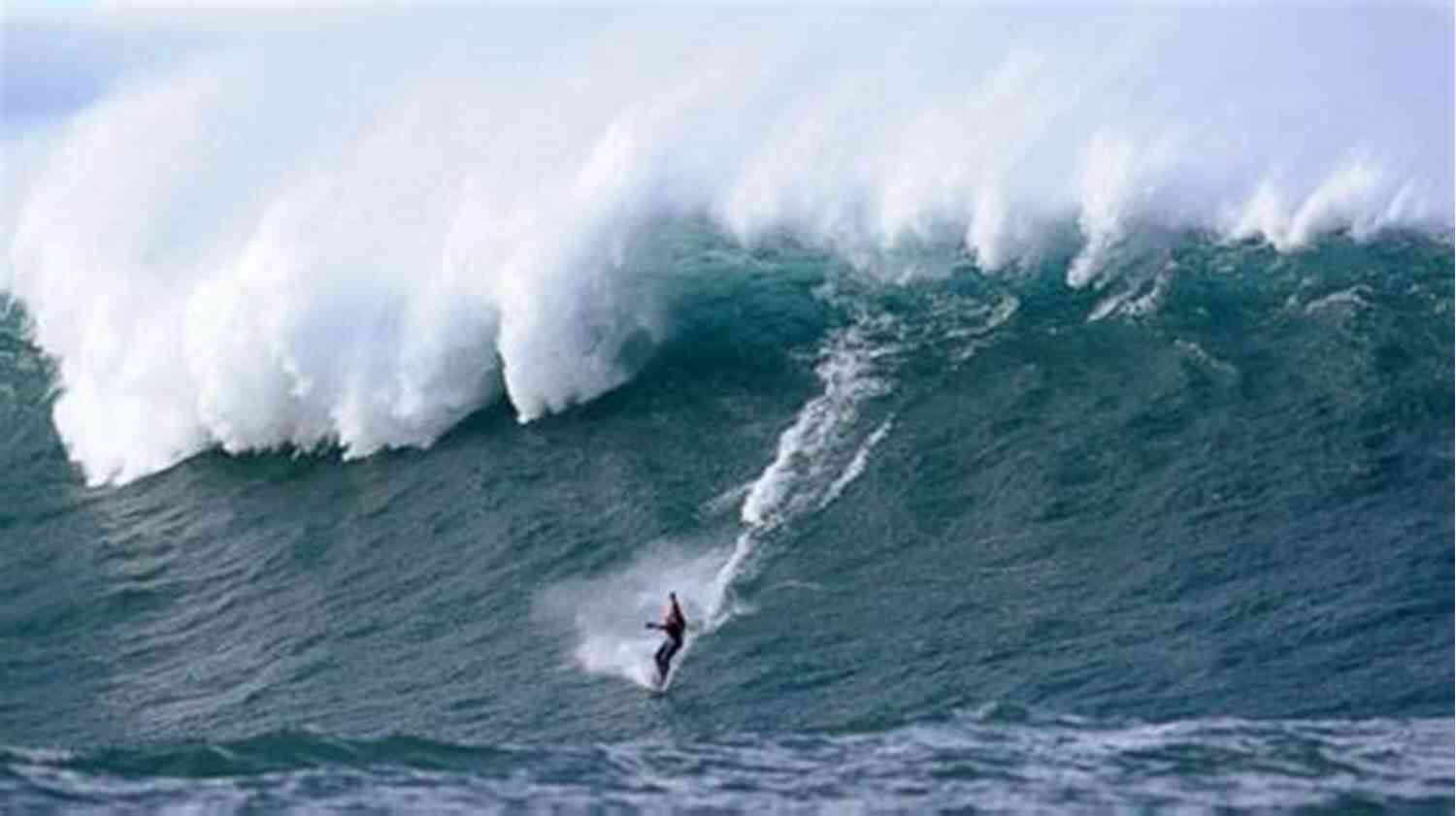John Pearce 13 Battling Monstrous Waves Along The Treacherous Coast A Treacherous Coast (John Pearce 13)