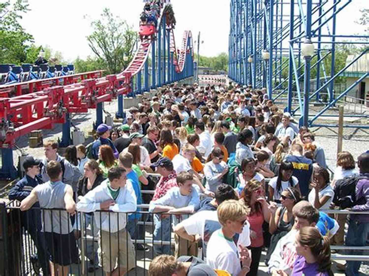 Long Lines At The Amusement Rides Lines At The Amusement Rides
